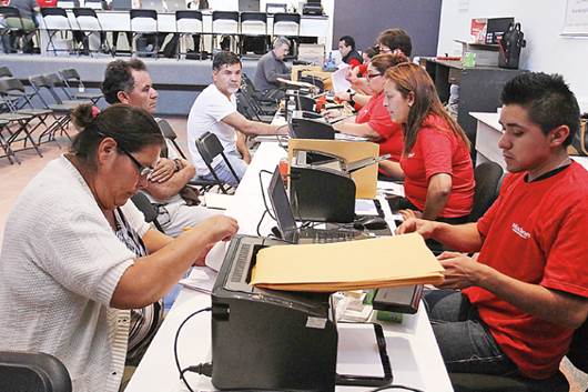 Miles se registran para indemnización