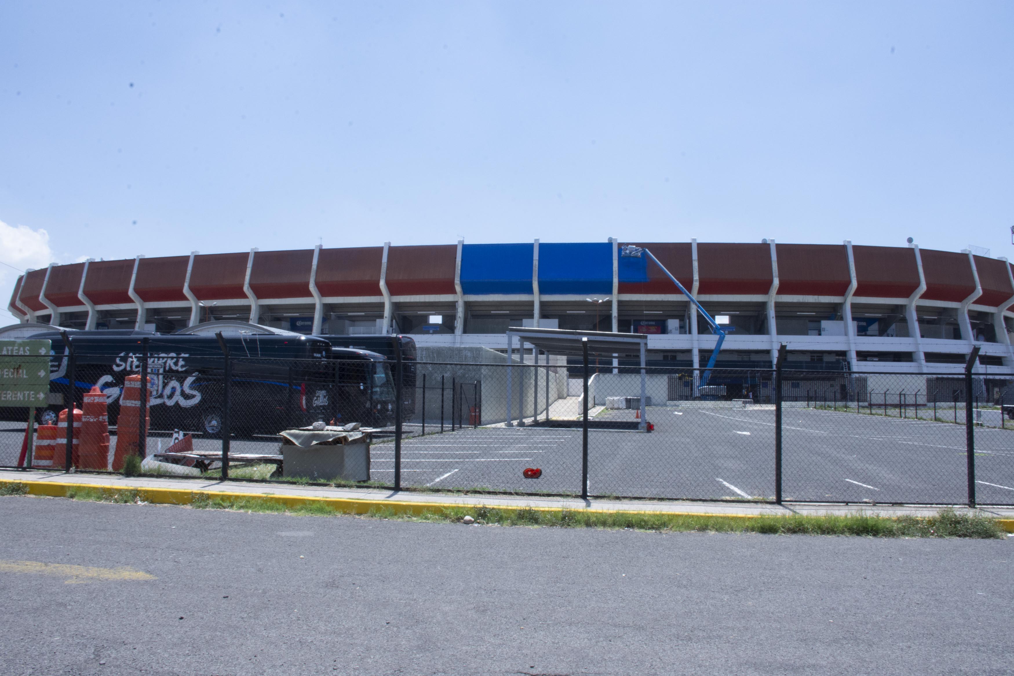 Niegan fines políticos en pintura de estadio