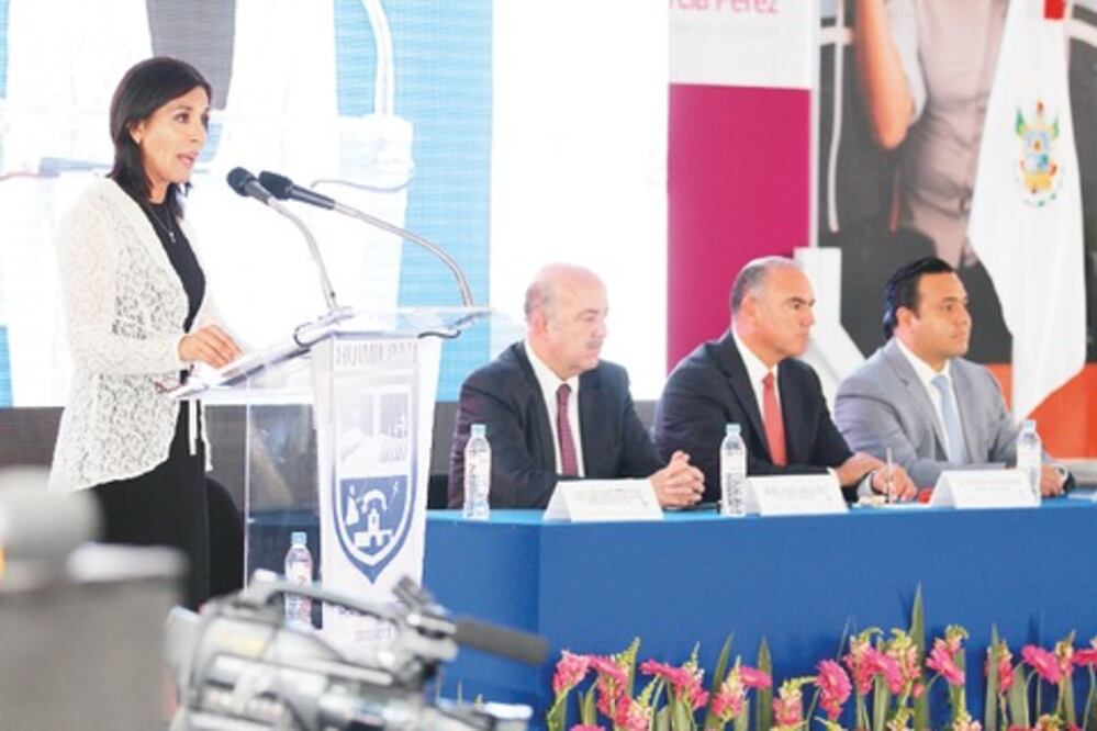 Rinde Mary García su segundo informe 