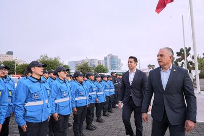 Felifer Macías entrega vehículo blindado y reconoce a Policía Municipal en su 27 aniversario