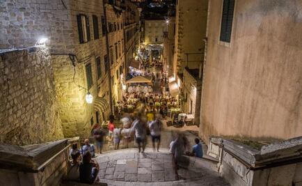 Turistas hacen insoportable la vida de españoles e italianos