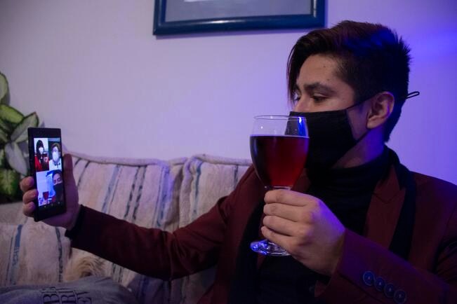A distancia, las familias despiden el 2020 y celebran el Año Nuevo