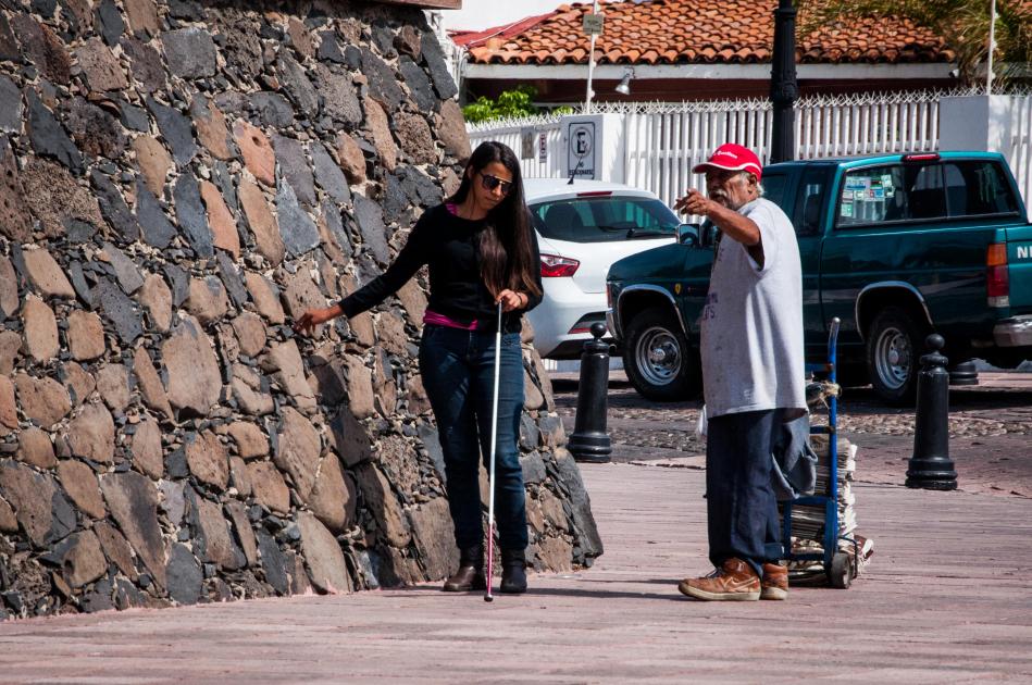 Ceguera. Entre caridad y riesgos
