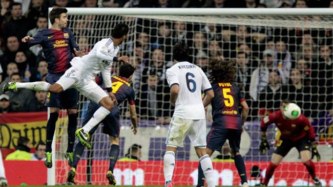 Cabecear el balón puede lesionar el cerebro