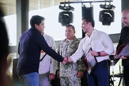 Felifer Macías reconoce aportación de la industria de la construcción