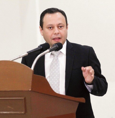 Guerra presume su experiencia