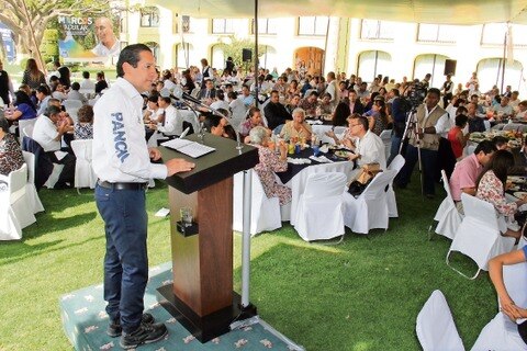 Expone Domínguez propuestas en salud