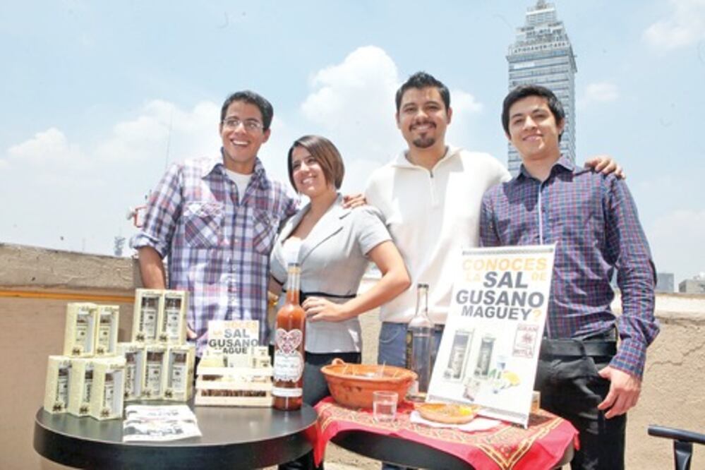 Jóvenes se afianzan al exterior