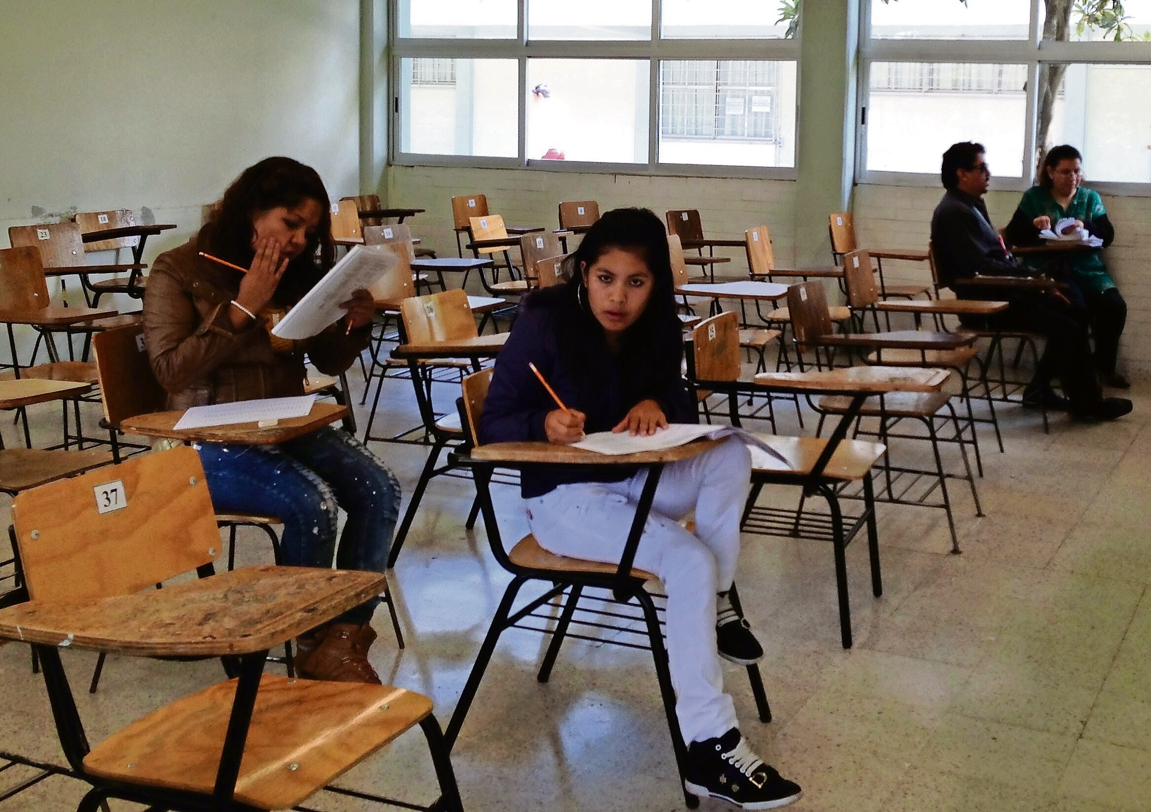 UAQ aplicará examen de ingreso con límite de aforo en los salones