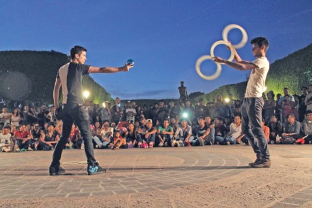 Un evento lleno de actividades circenses