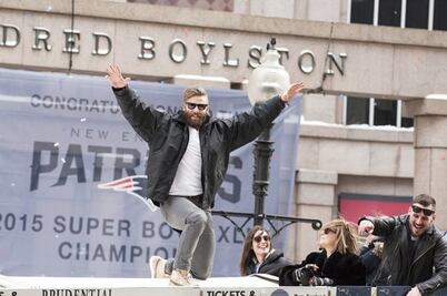 Joven que ‘balconeó’ a Edelman se disculpa