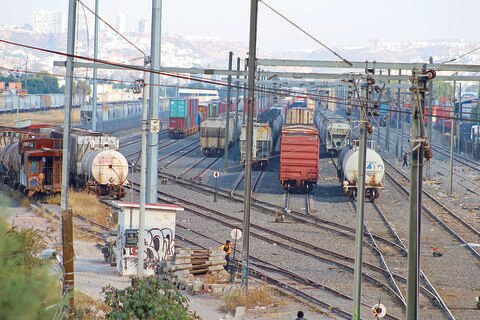 Mantienen vigilancia en zona ferroviaria