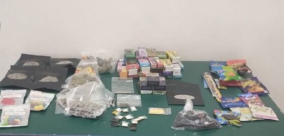 Asegura Guardia Nacional cargamento con drogas y vapeadores en el Aeropuerto de Querétaro