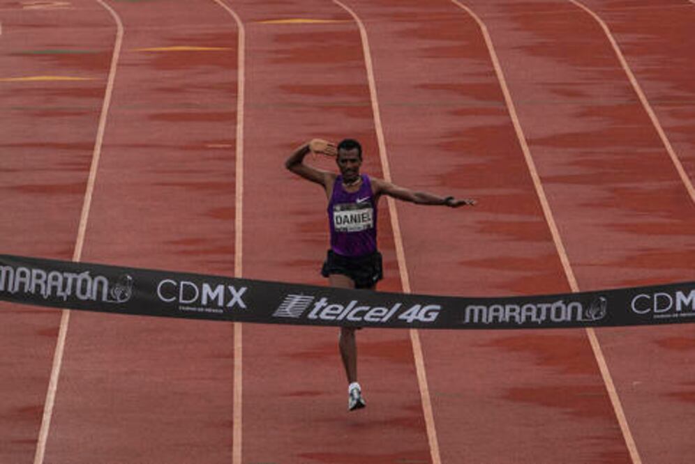 Etíopes dominan maratón mexicano