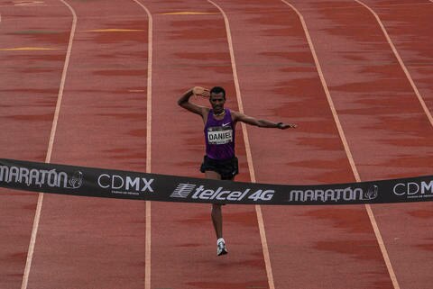 Etíopes dominan maratón mexicano