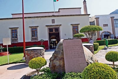 Suspenden pagos de adeudos heredados