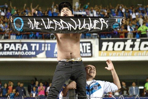 Con multa, despiden a los Gallos