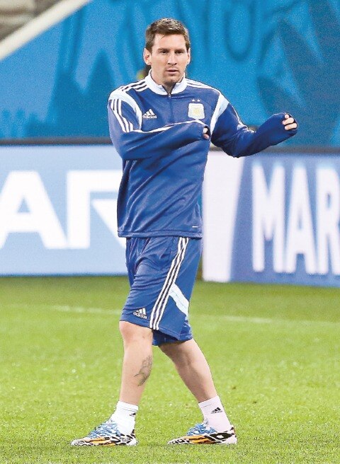 Messi encabeza nominación al Balón de Oro