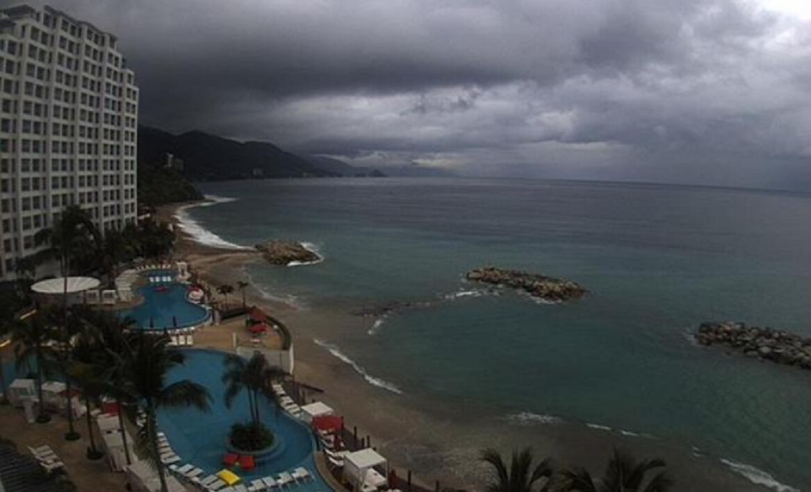 "Tara" se intensifica frente a las costas de Colima y Michoacán