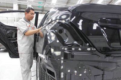 Va FDS a Francia e Inglaterra para atraer más inversiones