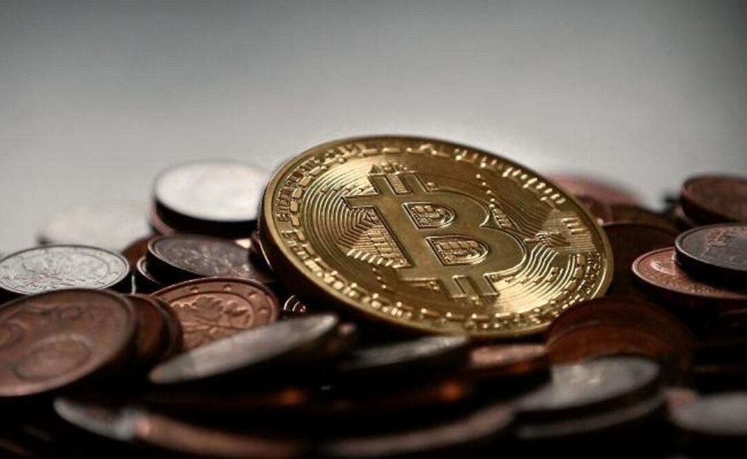 El precio del Bitcoin puede variar dependiendo de la oferta y la demanda que tenga. Al día de hoy pueden llegar a valer 16.35 millones. [Foto: Pixabay]