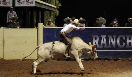 Fiesta en el lienzo charro