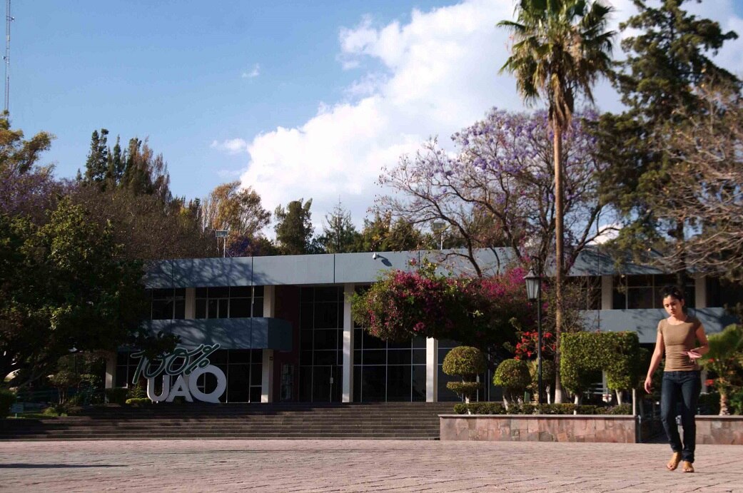 #Avance. Universitarios se manifiestan en el Congreso del Estado