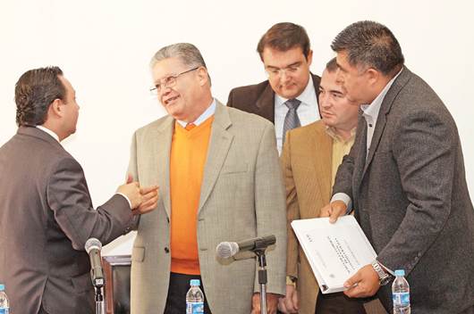 Aprueban creación de códigos de ética