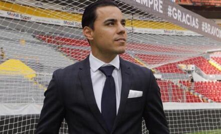 Omar Bravo se despide del futbol