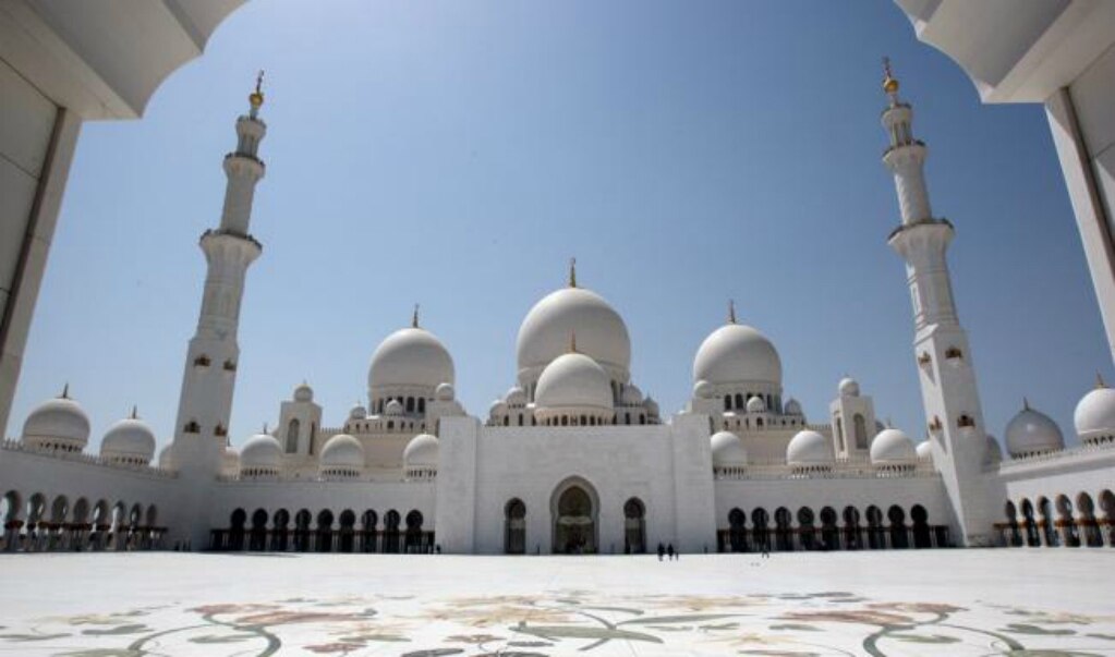 Así es Abu Dhabi, la ciudad árabe que sedujo a diputados mexicanos