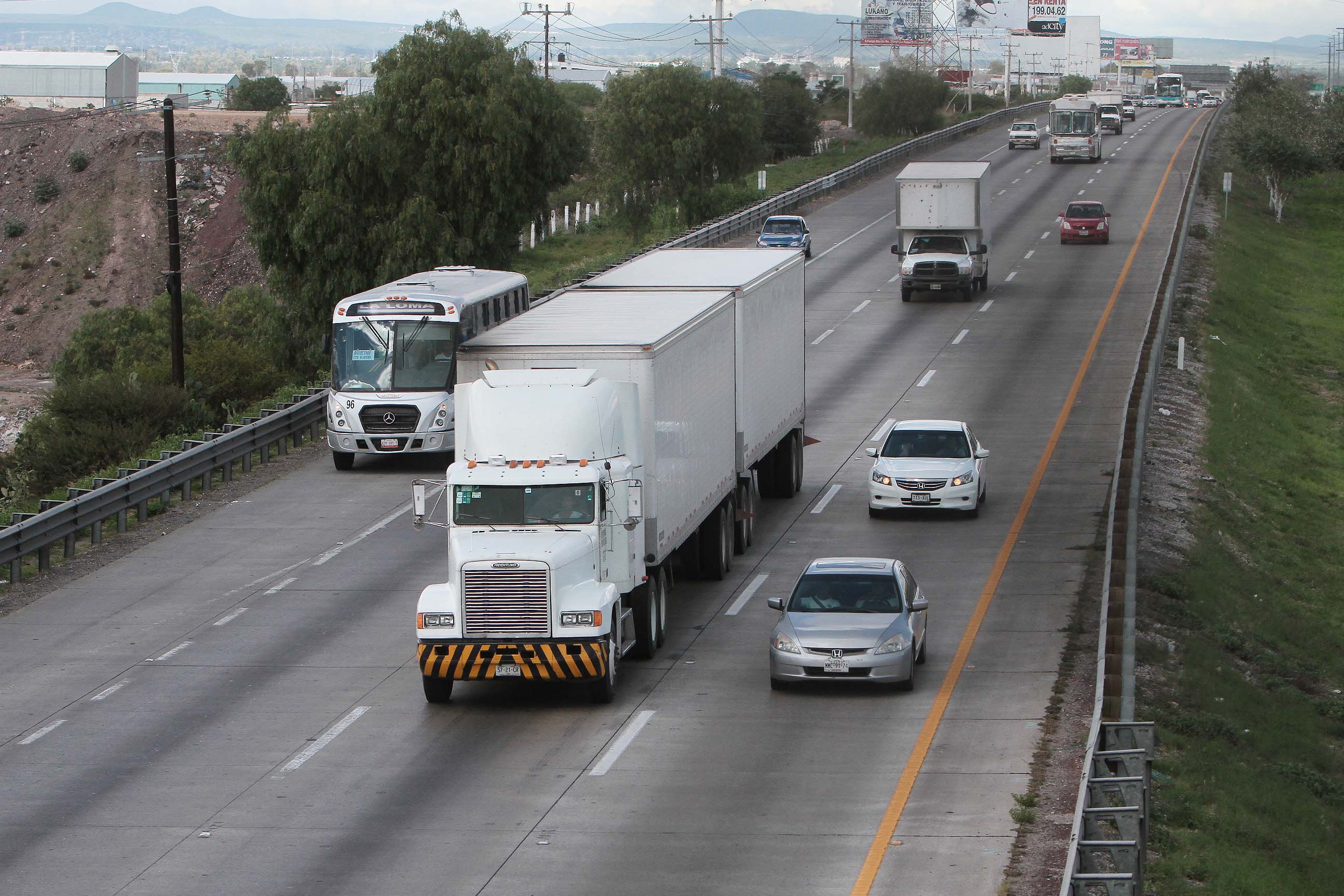 Buscará IQT que se regule servicio de transportistas