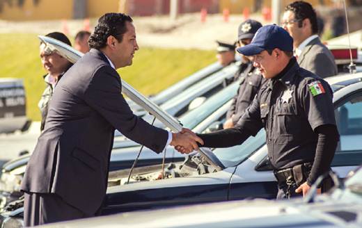 Edil de San Juan exige lealtad a policías