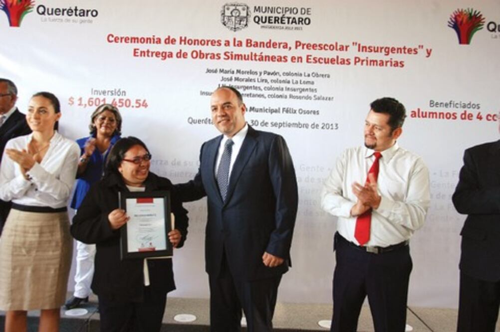 Alcalde entrega obras en escuelas