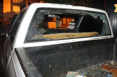 Detienen a dos sujetos por robo a vehículo