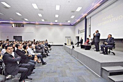 Predominan propuestas en panel