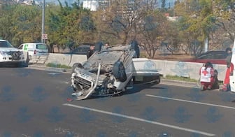 Volcadura en centrales de Bernardo Quintana