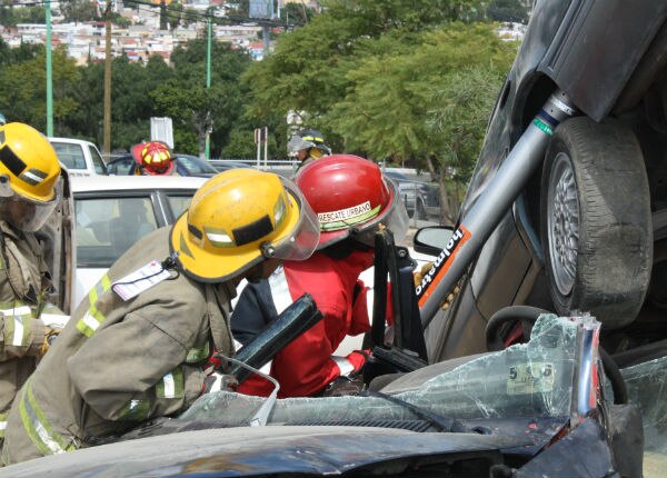 Crean técnicos en extracción vehicular