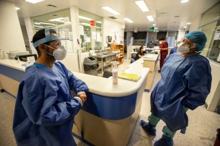 “Doctora, ¿no podemos pasar a algunos pacientes a piso? Tenemos poco espacio aquí”