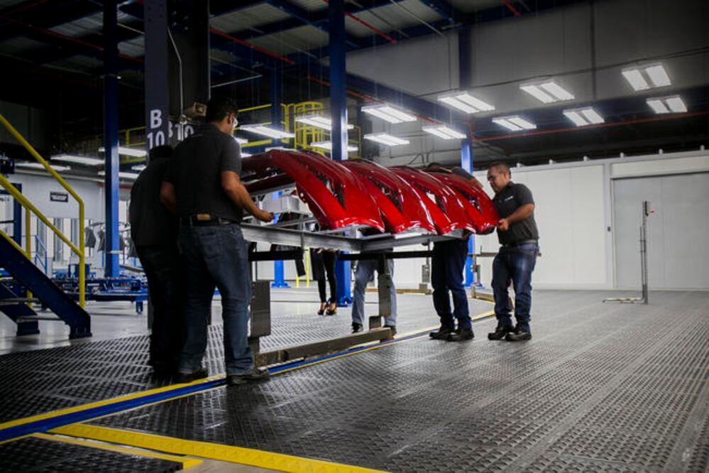 El secretario de Desarrollo Sustentable, Marco del Prete Tercero, informa que el estado exporta más de 10 mil 400 millones de dólares y que trabajan en enviar al extranjero “lo que las manos queretanas producen” (ARCHIVO EL UNIVERSAL)