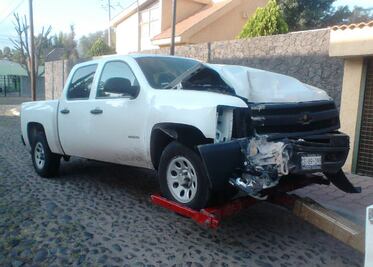 Choca camioneta contra casa