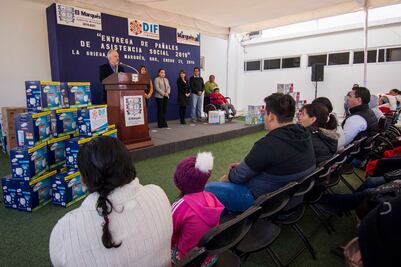 Enrique Vega reitera compromiso con adultos mayores