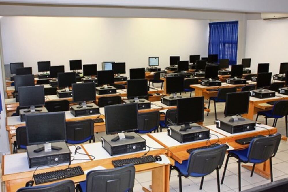 UAQ invierte en apoyos más de 5 mdp