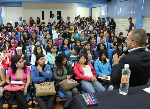 Llevan Drink iQ a universidades en Querétaro