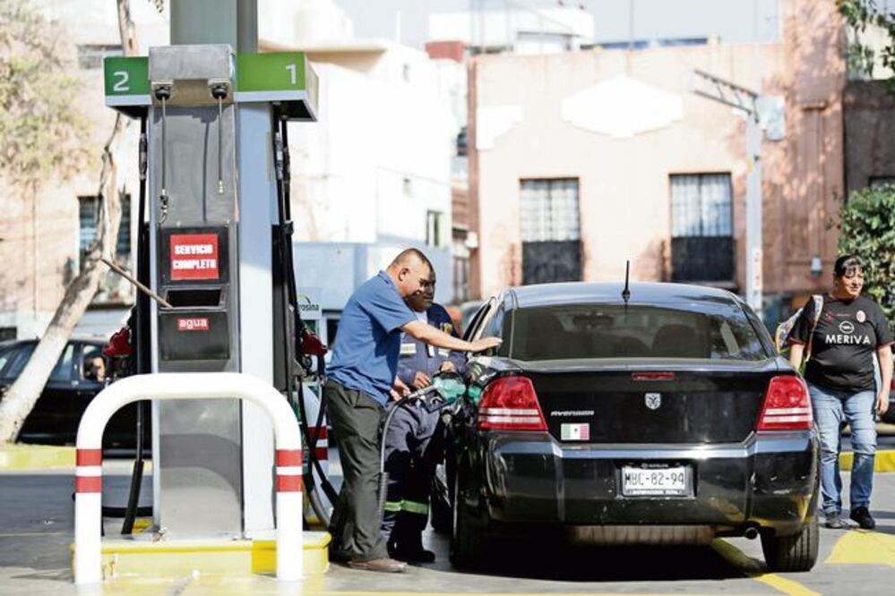 Se espera que en lo que resta del año los precios de gasolinas se mantengan equilibrados (ARCHIVO EL UNIVERSAL)