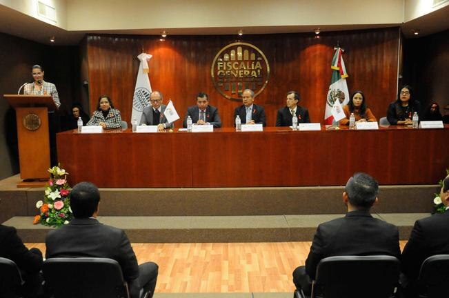 Firman pacto para ubicar a mujeres