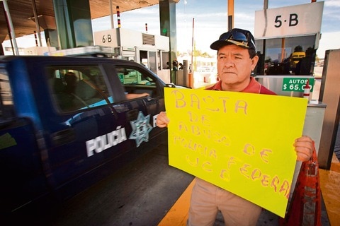  La UCD protesta en casetas de peaje