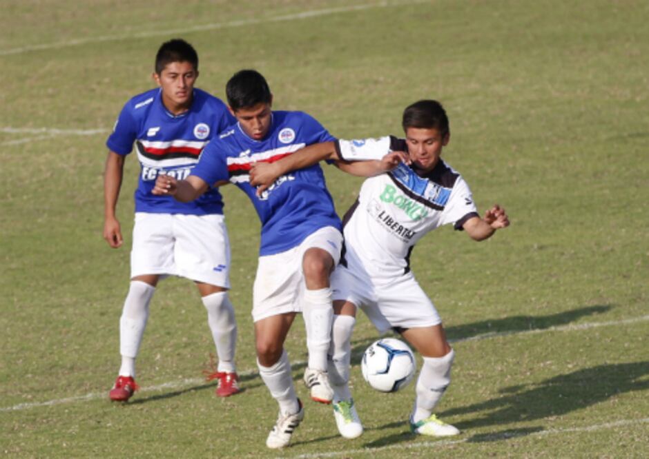 Triunfan Gallos en duelo queretano