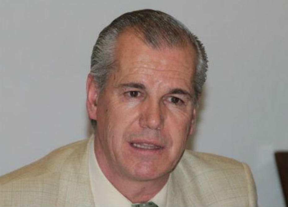 IEQ extralimita reglamento de  Ley