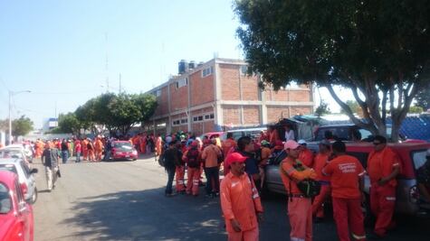 Sigue conflicto con trabajadores de limpieza