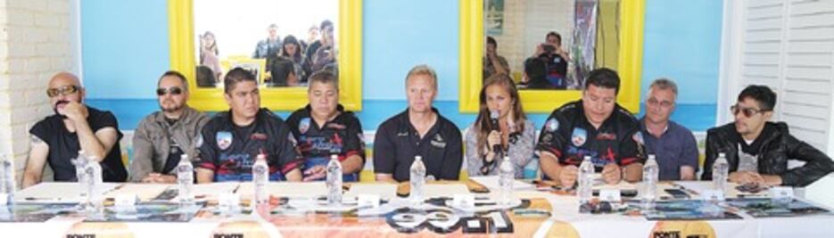 Espectáculo por cielo y tierra